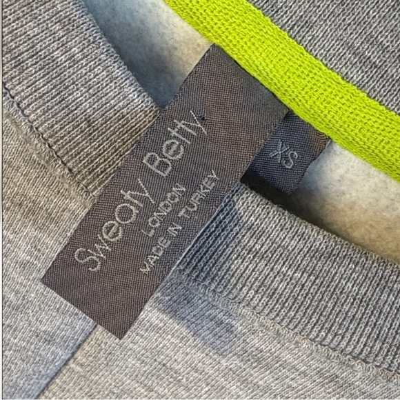 EUC Sweaty Betty Serene Sweatshirt
Dress Grey Generous Size XS - Picture 4 of 11